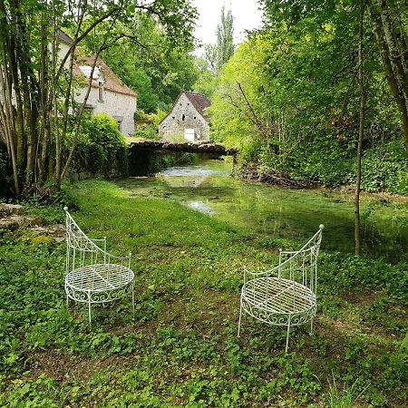 Le Moulin De Jules Et Akasha Bed & Breakfast Labastide-Murat Exterior photo